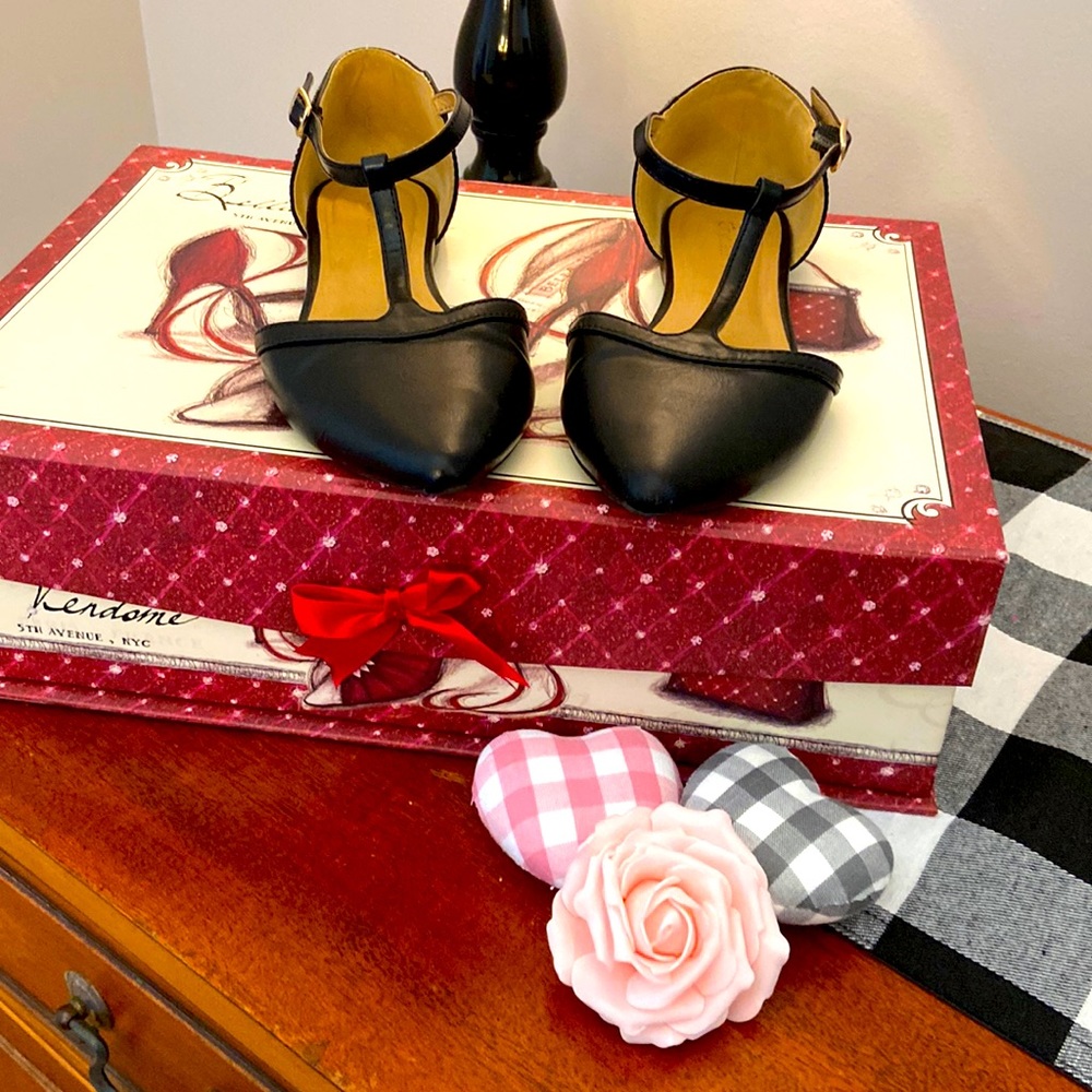 Size 7.5 T-Strap flats. Cityclassified